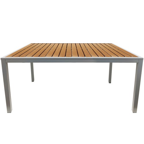 Outdoor Restaurant Tables